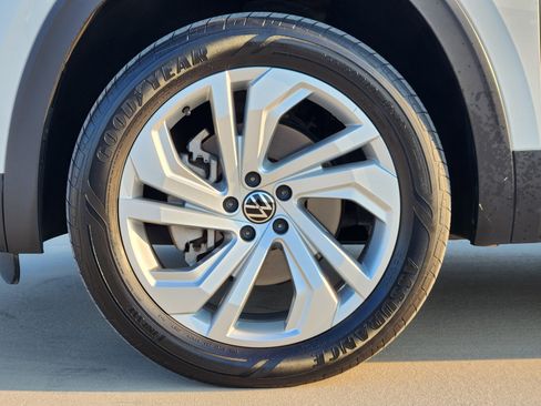 Used 2022 Volkswagen Atlas SE w/ Panoramic Sunroof Package image 11