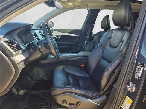 Used 2018 Volvo XC90 T6 Momentum w/ Convenience Package image 8