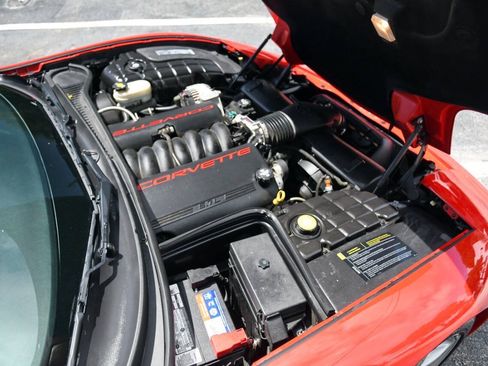 Used 2004 Chevrolet Corvette Coupe w/ Roof Package RWD image 23