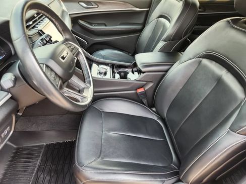 Used 2021 Jeep Grand Cherokee L Limited AWD/4WD image 13