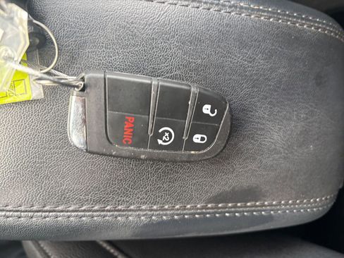 Used 2025 Jeep Compass Limited image 22