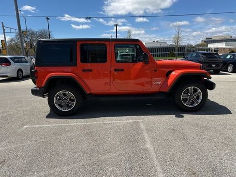 Used 2019 Jeep Wrangler Unlimited Sahara w/ Cold Weather Group AWD/4WD image 6