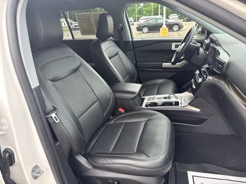 Used 2022 Ford Explorer Limited w/ Equipment Group 301A RWD image 20