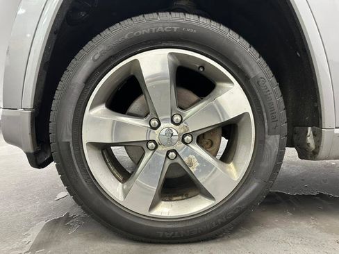 Used 2014 Jeep Grand Cherokee Overland image 64