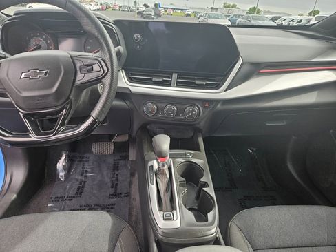 Used 2024 Chevrolet Trax RS w/ Driver Confidence Package FWD image 18