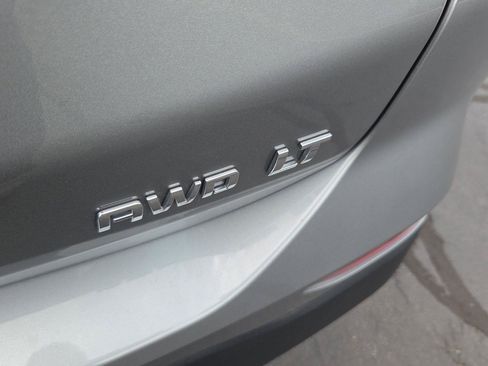 Used 2023 Chevrolet Equinox LT AWD/4WD image 4