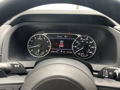 Used 2024 Nissan Pathfinder S AWD/4WD image 26