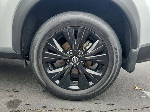 Used 2023 Nissan Rogue SV FWD image 7