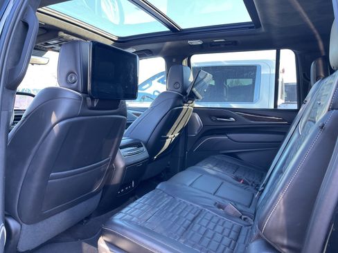 Certified 2023 Cadillac Escalade ESV Sport Platinum w/ LPO, ONYX Package image 4