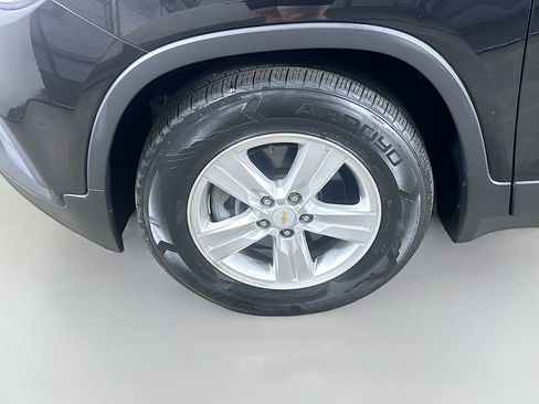 Used 2019 Chevrolet Trax LT w/ LT Convenience Package FWD image 8