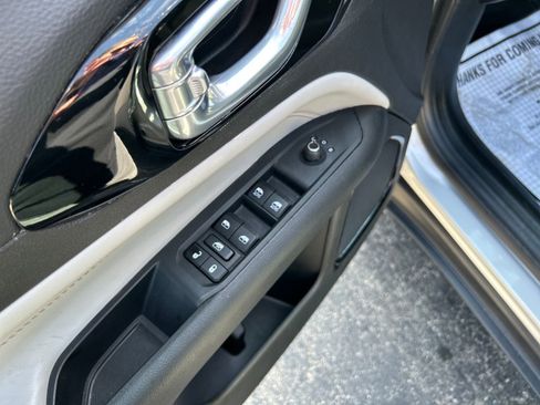 Used 2025 Jeep Compass Limited image 13