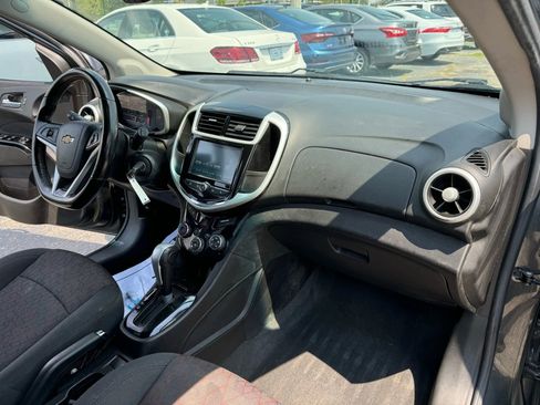 Used 2017 Chevrolet Sonic LT image 22