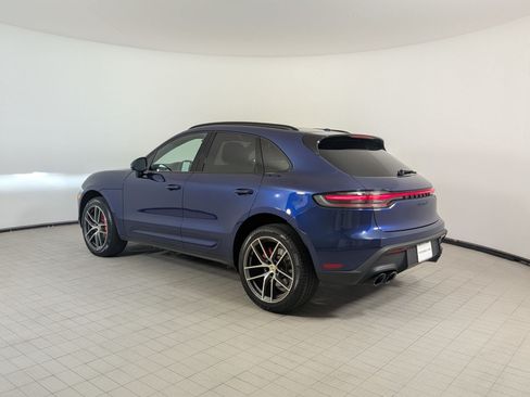 Certified 2024 Porsche Macan S AWD/4WD image 3