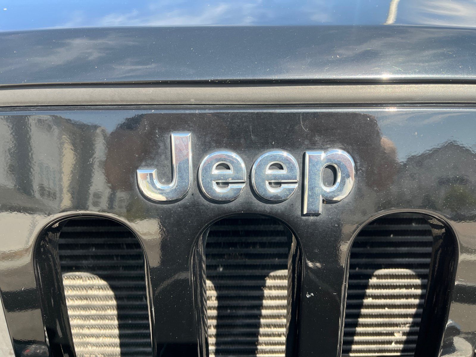 Used 2013 Jeep Wrangler Unlimited Rubicon w/ Connectivity Group AWD/4WD image 23