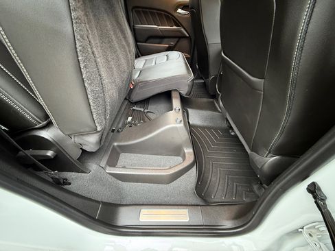 Used 2021 GMC Canyon Denali image 34