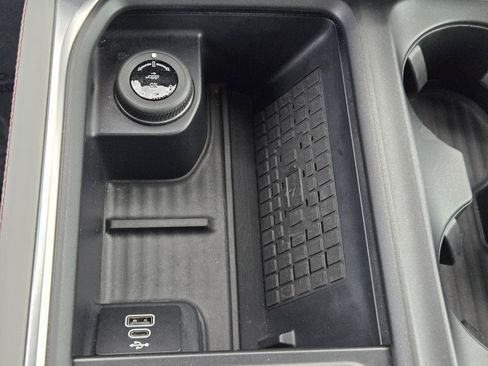 Used 2025 Ford Expedition Max Active AWD/4WD image 15