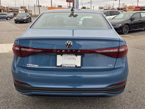 New 2026 Volkswagen Jetta SE FWD image 10