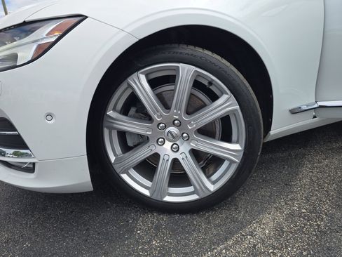 Used 2017 Volvo S90 T6 Inscription w/ Vision Package image 30