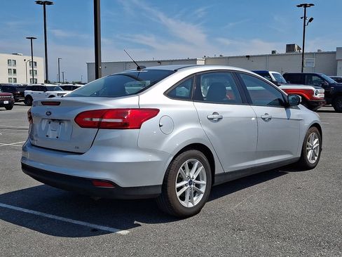 Used 2017 Ford Focus SE FWD image 6
