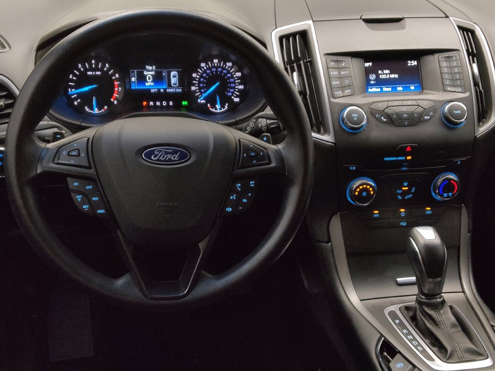 Used 2018 Ford Edge SE FWD image 22