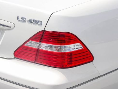 Used 2005 Lexus LS 430 RWD image 8