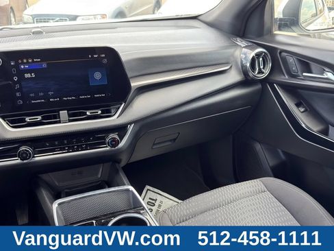 Used 2026 Chevrolet Equinox LT AWD/4WD image 30