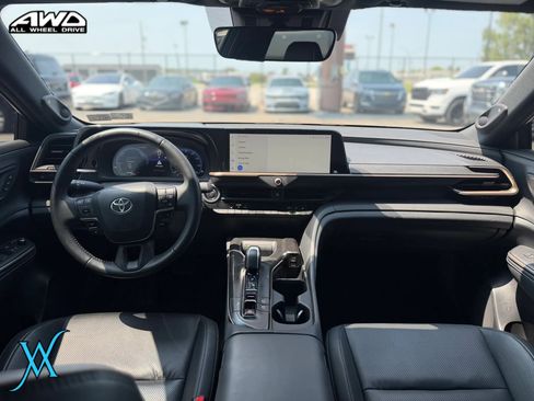 Used 2023 Toyota Crown AWD/4WD image 28