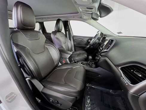 Used 2021 Jeep Cherokee Limited image 29