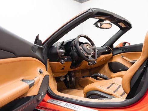 Used 2016 Ferrari 488 Spider image 64