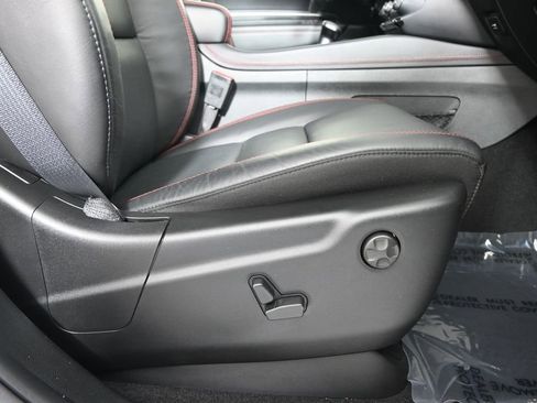 Used 2025 Dodge Durango GT AWD/4WD image 14