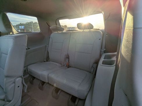 Used 2017 GMC Acadia SLE image 10