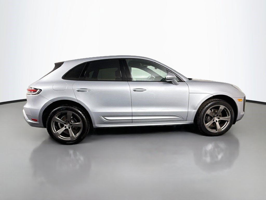 Used 2023 Porsche Macan AWD/4WD image 11