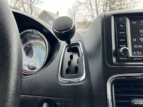 Used 2019 Dodge Grand Caravan SE image 21