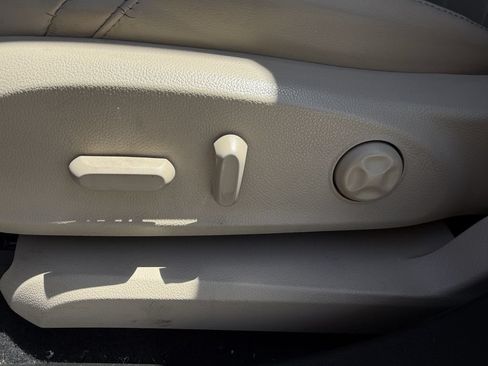 Used 2017 Buick Envision Essence FWD image 25