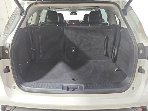 Used 2023 Toyota Highlander Limited image 24