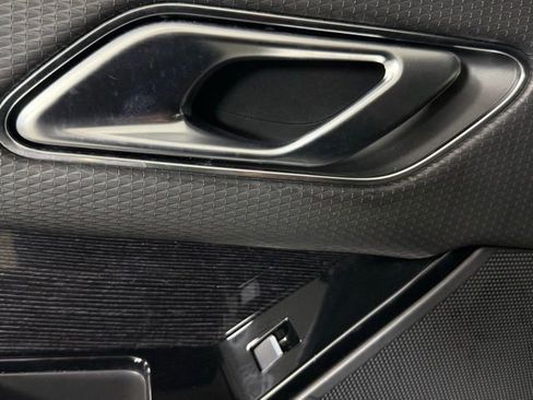 Used 2020 Land Rover Range Rover Velar S AWD/4WD image 28