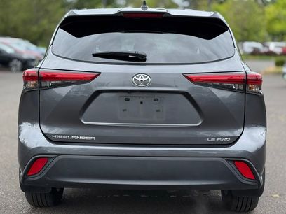 Used 2023 Toyota Highlander LE