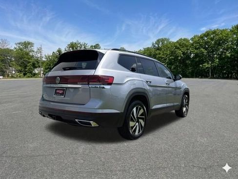 Used 2025 Volkswagen Atlas SE FWD image 9