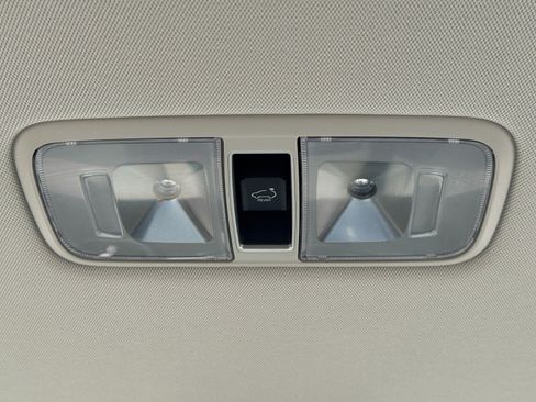 Used 2025 Kia Carnival SX Prestige FWD image 41