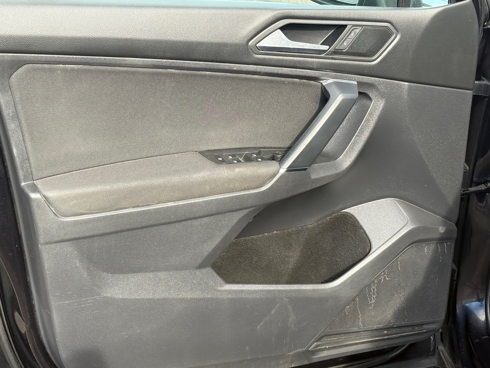 Used 2020 Volkswagen Tiguan S FWD image 17