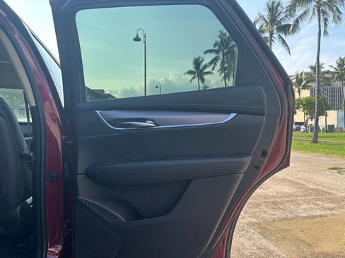 Used 2017 Cadillac XT5 Luxury image 17