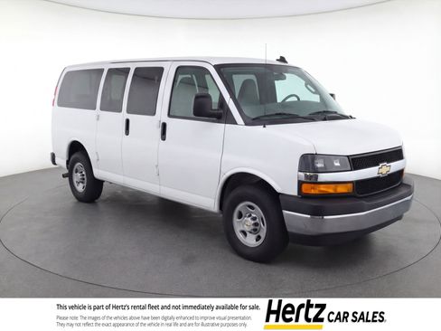Used 2025 Chevrolet Express 3500 LT w/ LT Preferred Equipment Group RWD image 1