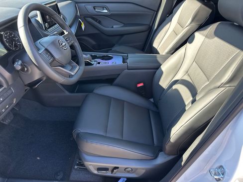 New 2026 Nissan Rogue SV FWD image 9