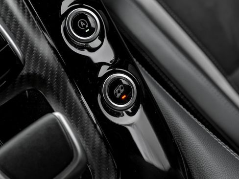 Used 2018 Mercedes-Benz AMG GT R image 25