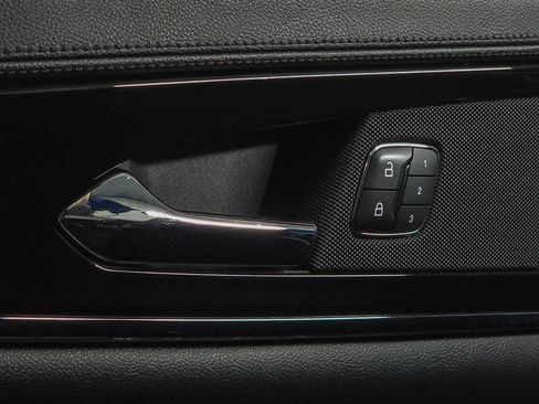 Used 2022 Lincoln Nautilus Standard image 18