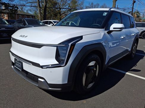New 2026 Kia EV9 Wind AWD/4WD image 3