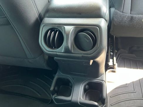 Used 2021 Jeep Wrangler Sport AWD/4WD image 18