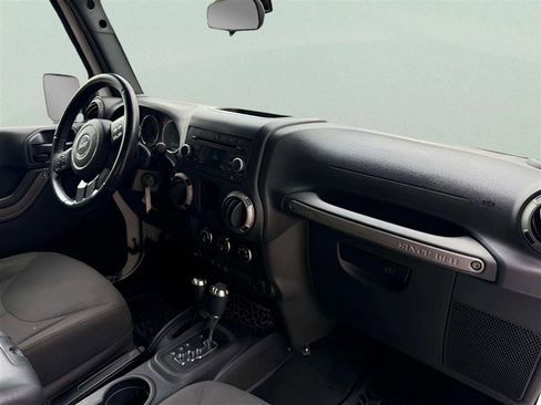 Used 2017 Jeep Wrangler Unlimited Sport w/ Max Tow Package AWD/4WD image 21
