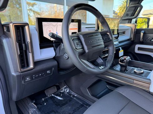 New 2025 GMC Hummer EV 2X image 23