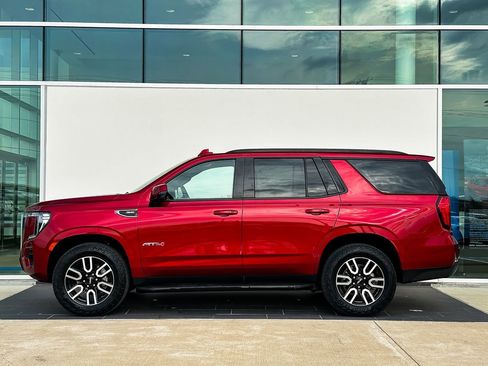 Used 2024 GMC Yukon AT4 w/ Technology Package image 8